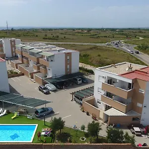 Apartment Village Nin Apartman